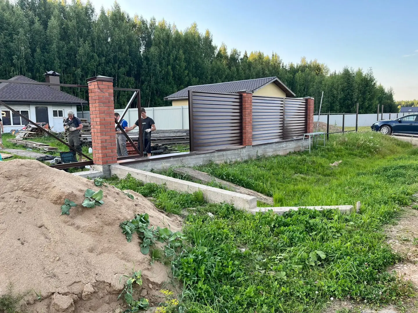 Забор-жалюзи из ламелей Хай-Тек 26м RAL8017/8017 Шоколад двусторонний фото 3 в Тюмени