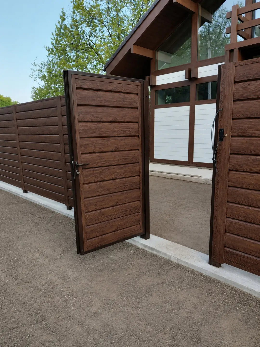 Забор из металлосайдинга 22м Темный Дуб 3D Принтек фото 3 в Тюмени