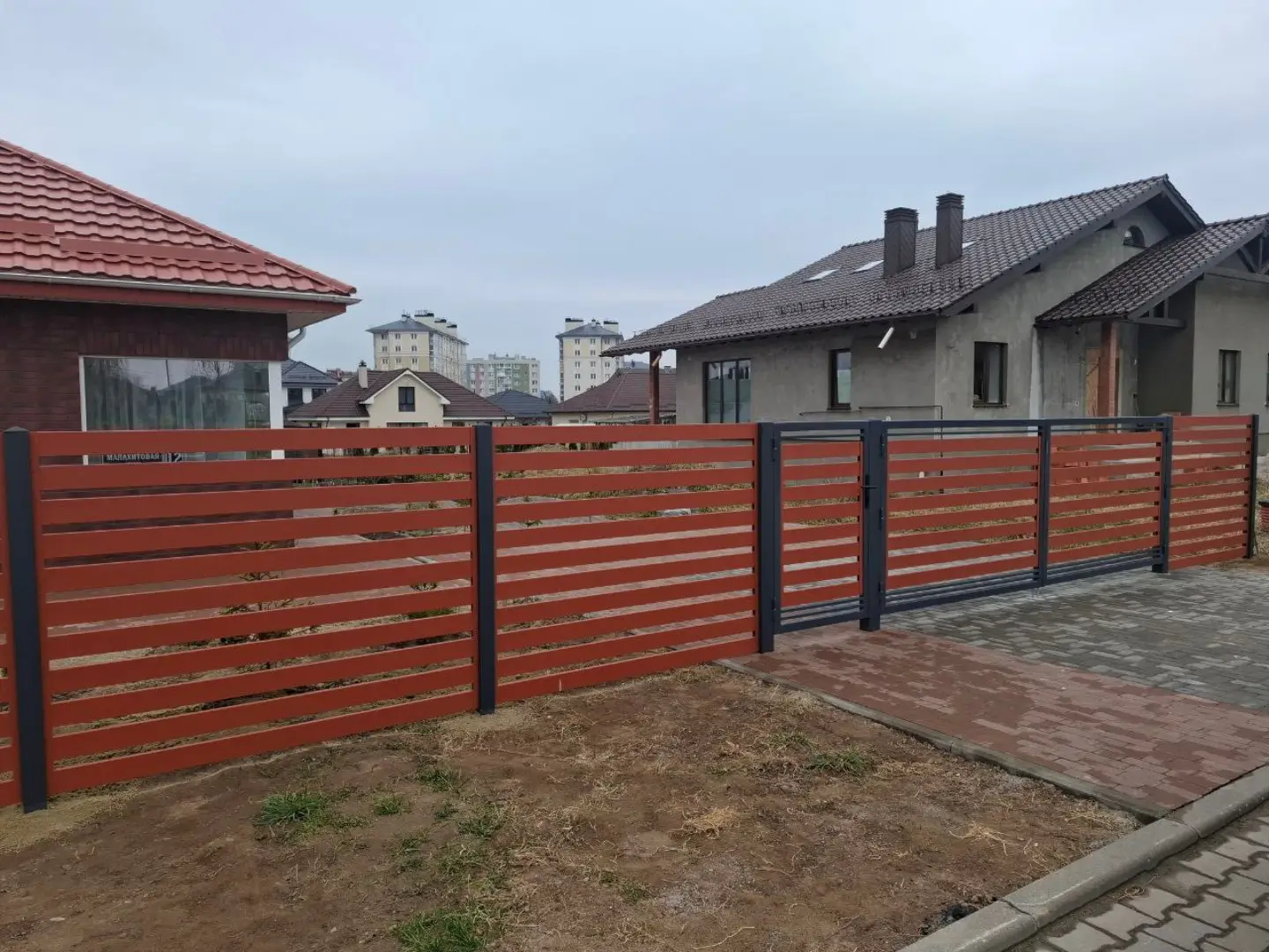 Забор-ранчо из металлопланкена 18м RAL8004 Терракотовый в Тюмени